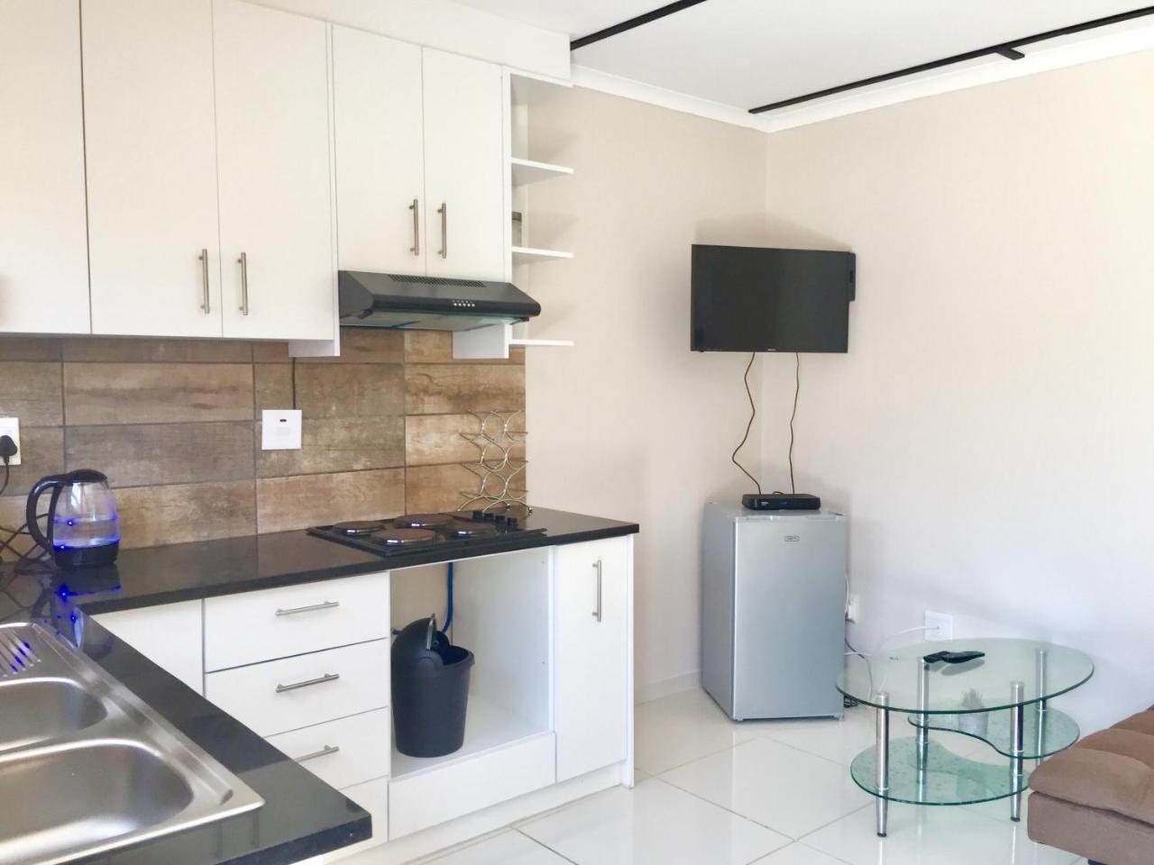 Man Cave Suite ซวาคอปมุนด์ ภายนอก รูปภาพ