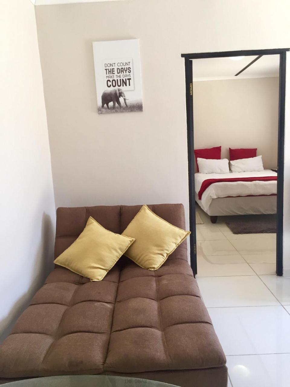Man Cave Suite ซวาคอปมุนด์ ภายนอก รูปภาพ